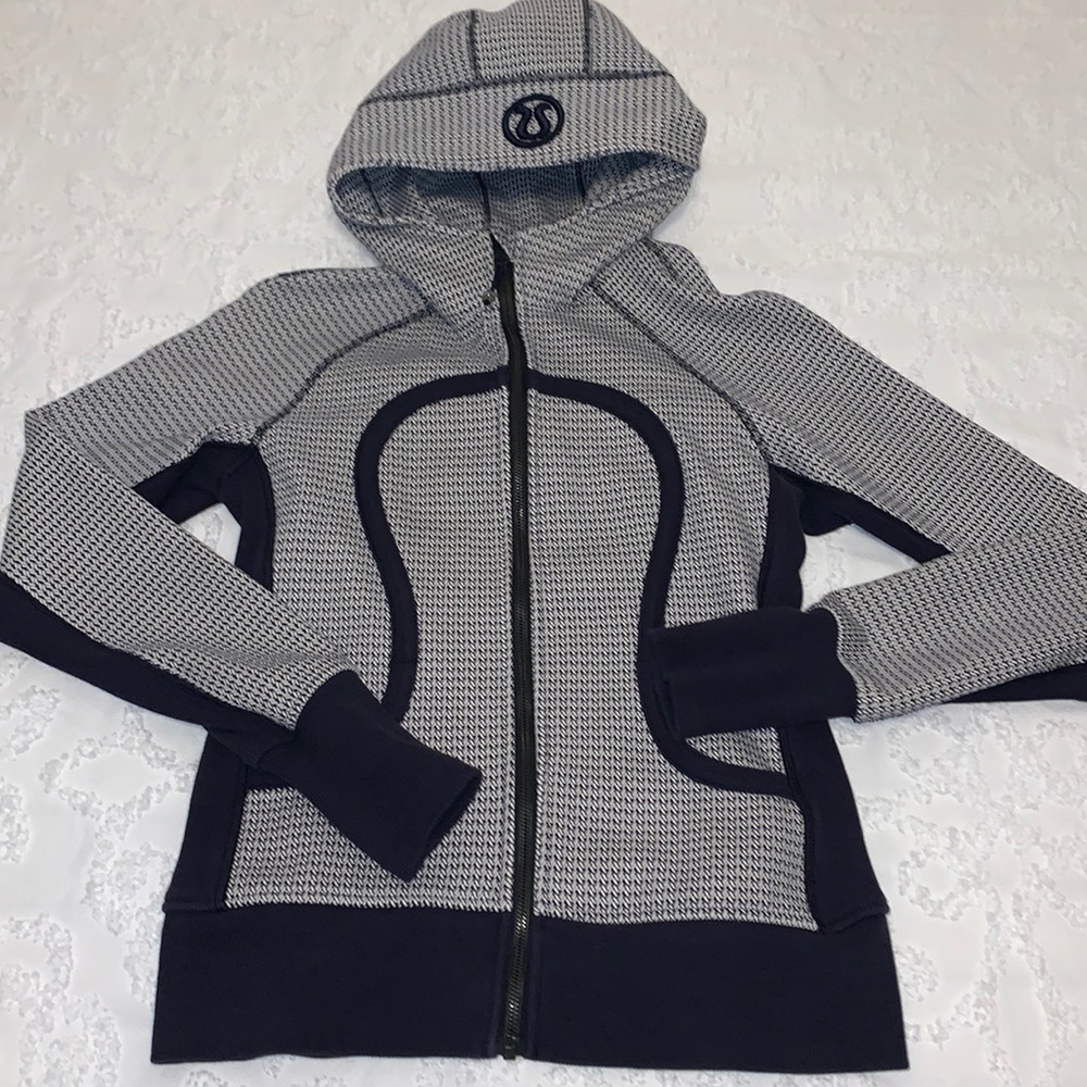 LULULEMON SCUBA ZIP UP HOODIE NAVY AND CREAM
